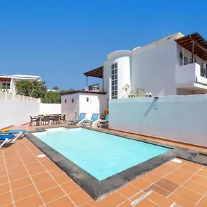 villa-helena-by-villa-plus.puertodelcarmen-hotels.org/
